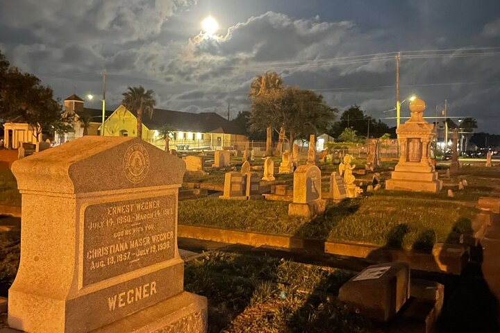 Galveston's Haunted Cemetery Walking Tour - Photo 1 of 8